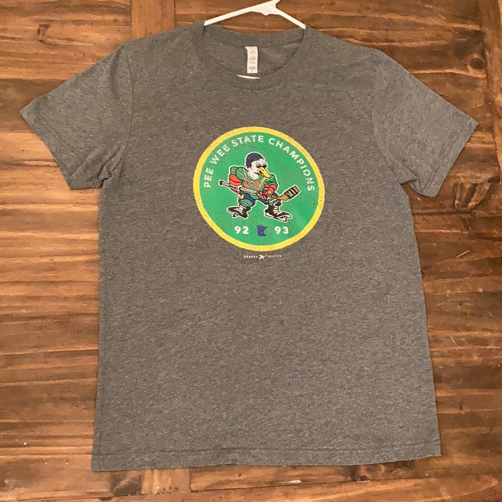 Beauty Status Hockey Co. men’s M t-shirt GUC